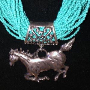 Horse necklace set